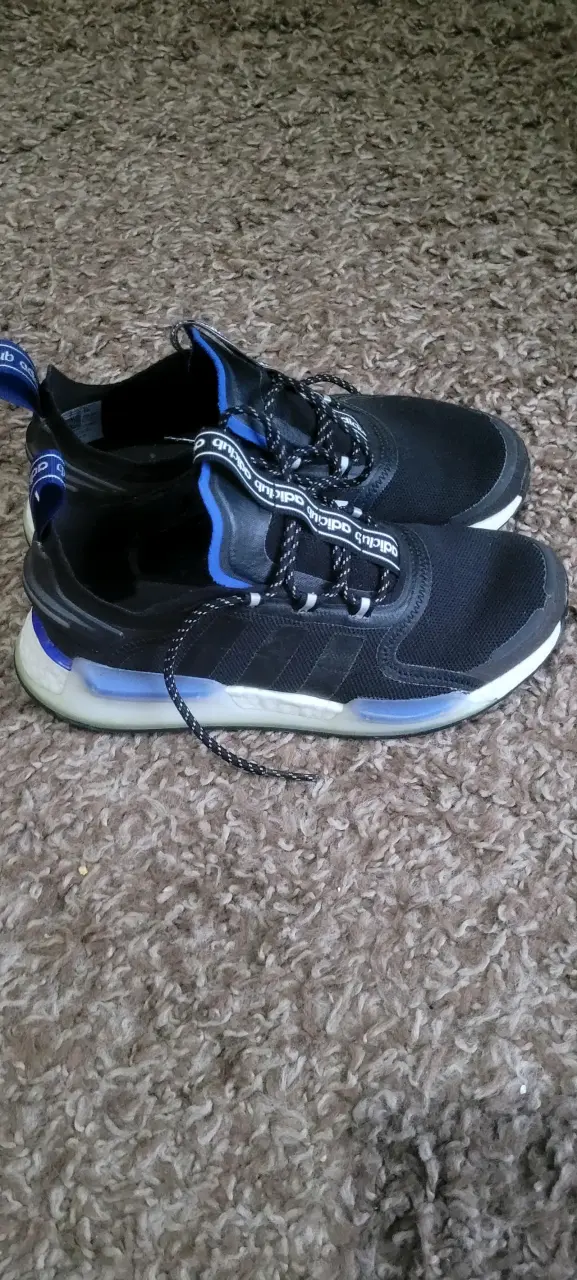 Zapatillas deportivas negras Adidas con detalles azules - 3