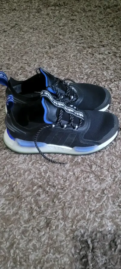 Zapatillas deportivas negras Adidas con detalles azules - miniatura 3