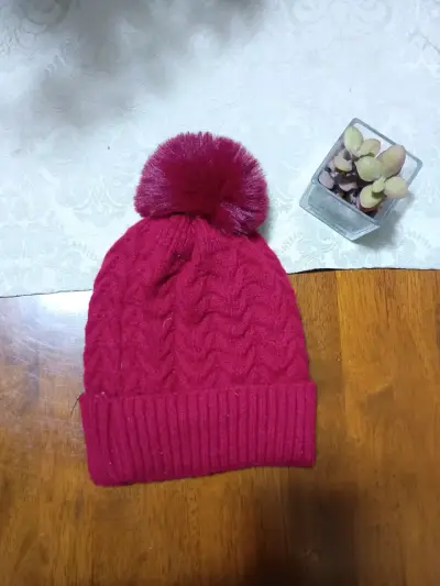 Gorro de lana rojo con pompón - miniatura 1