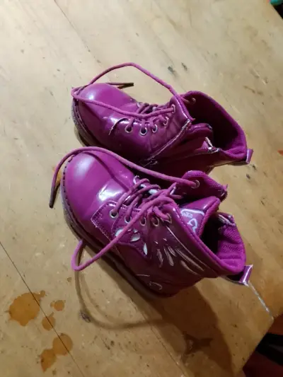 Botas infantiles moradas con diseño Pillin - miniatura 3