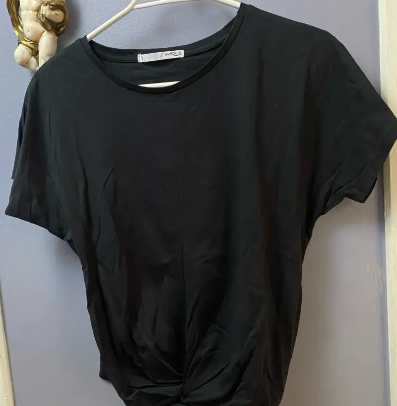 Polera negra básica marca Marquis - 1