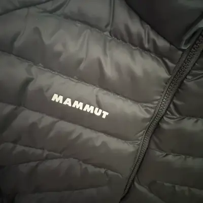 Chaqueta de plumas negra Mammut para hombre - miniatura 3