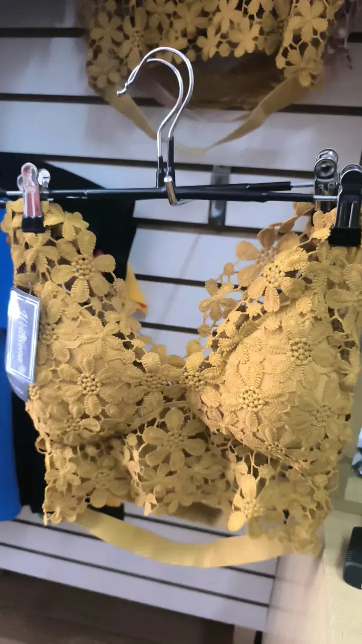Top de encaje floral amarillo para mujer
