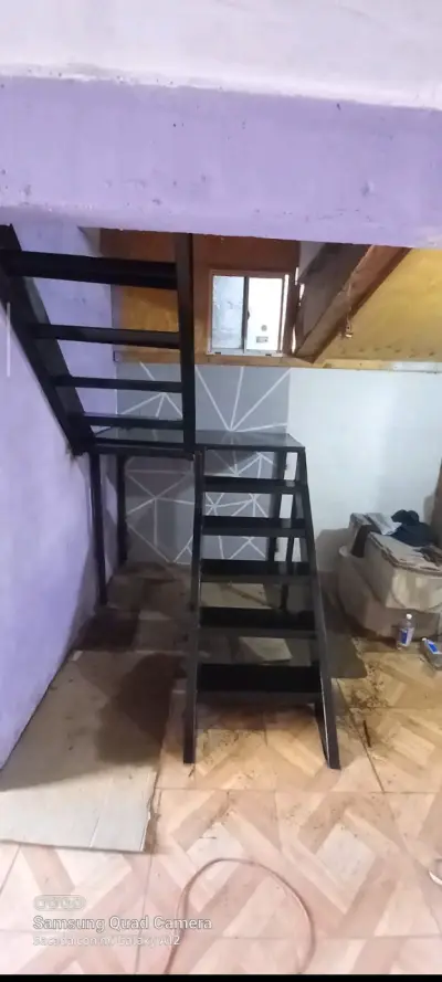 Soldador de Escalera caracol de metal y madera - miniatura 3