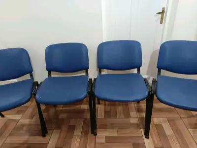 Conjunto de sillas de oficina azules - miniatura 2