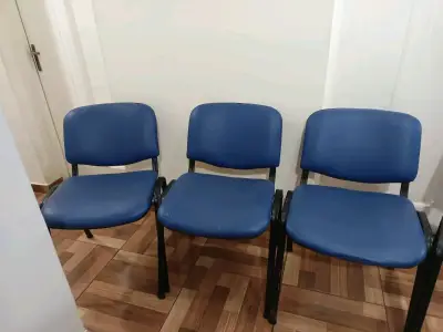 Conjunto de sillas de oficina azules - miniatura 3