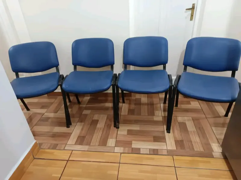 Conjunto de sillas de oficina azules - 4