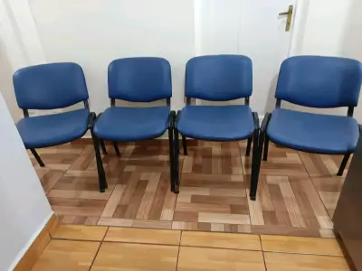 Conjunto de sillas de oficina azules - miniatura 4