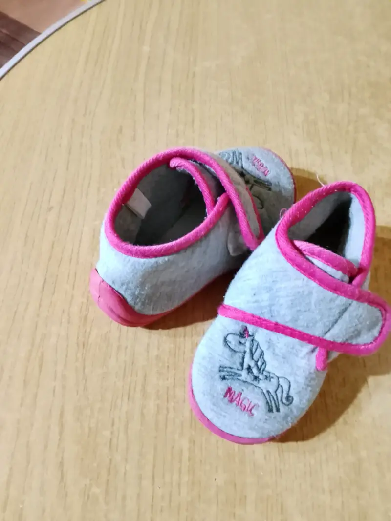 Pantuflas de bebé con diseño de unicornio - 1