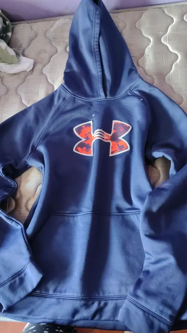 Polerón azul con capucha Under Armour