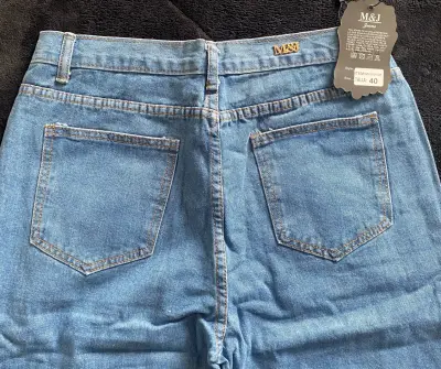 Jeans azules desgastados M&J para mujer - miniatura 3
