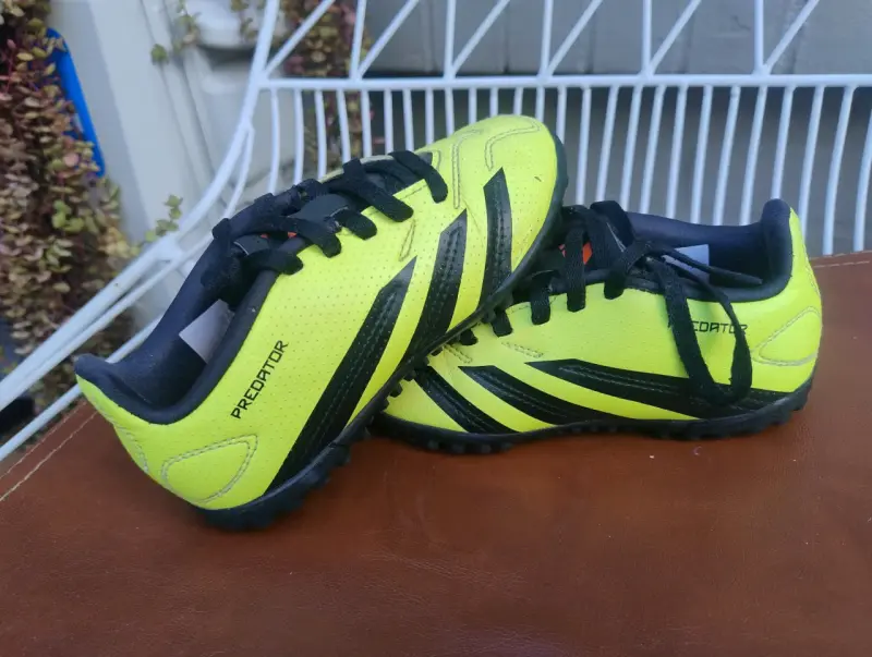Zapatillas de fútbol Adidas Predator amarillas - 1