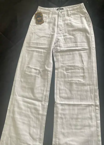Jeans blancos M&J con diseño rasgado - miniatura 3
