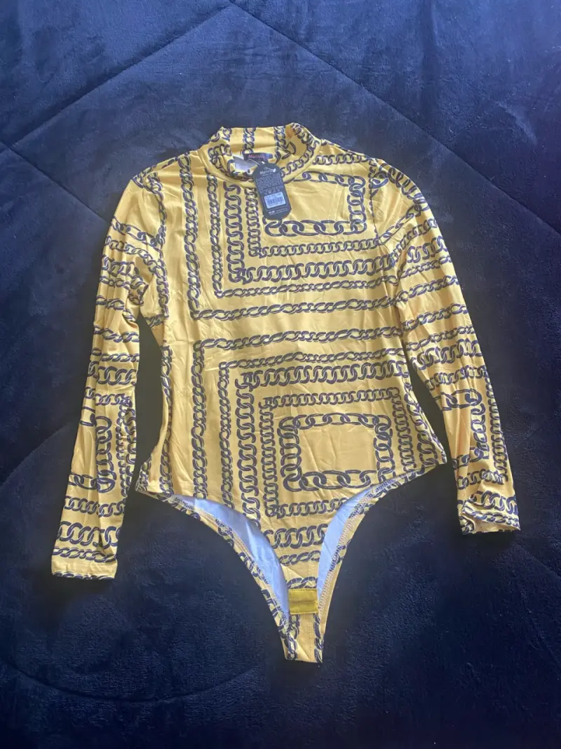 Body amarillo con diseño de cadenas - 2
