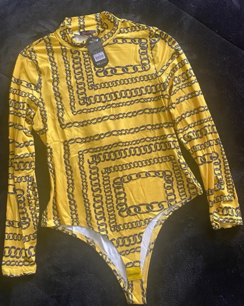 Body amarillo con diseño de cadenas - 3