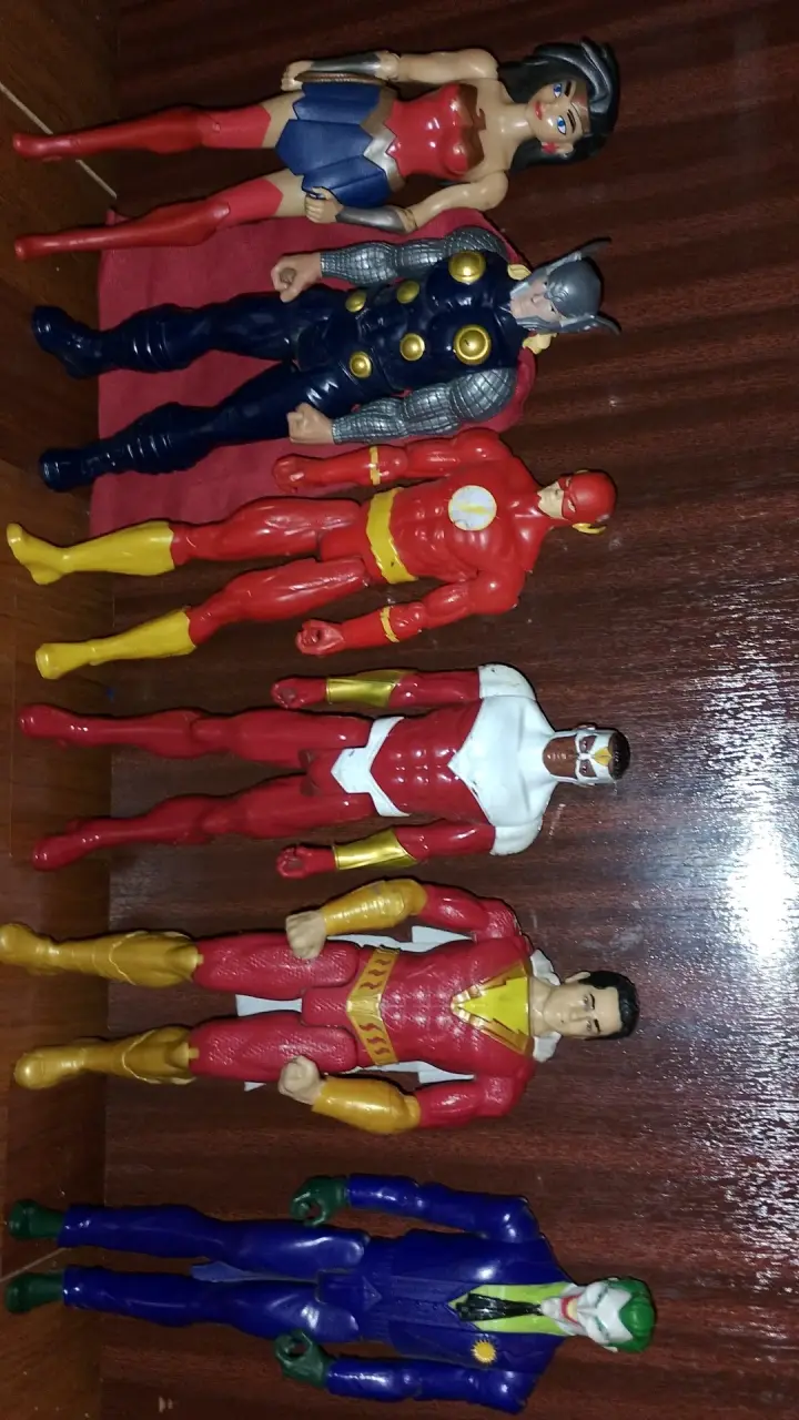 Set de Figuras de Acción de Superhéroes - 3