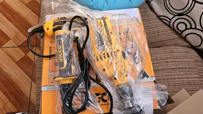 Taladro de impacto Ingco 810W con velocidad variable - miniatura 2