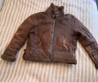 Chaqueta de cuero marrón con forro de lana - miniatura 1