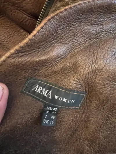 Chaqueta de cuero marrón con forro de lana - miniatura 5
