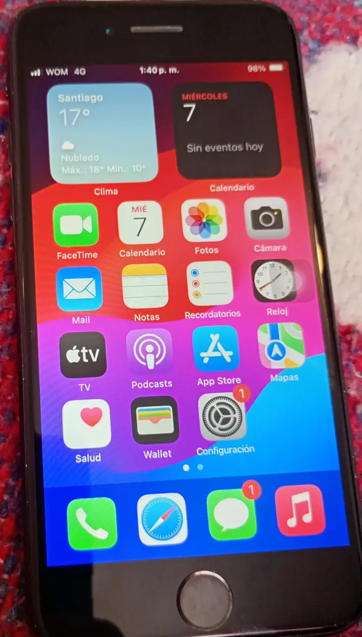 iPhone 8 en buen estado con pantalla Retina - 3