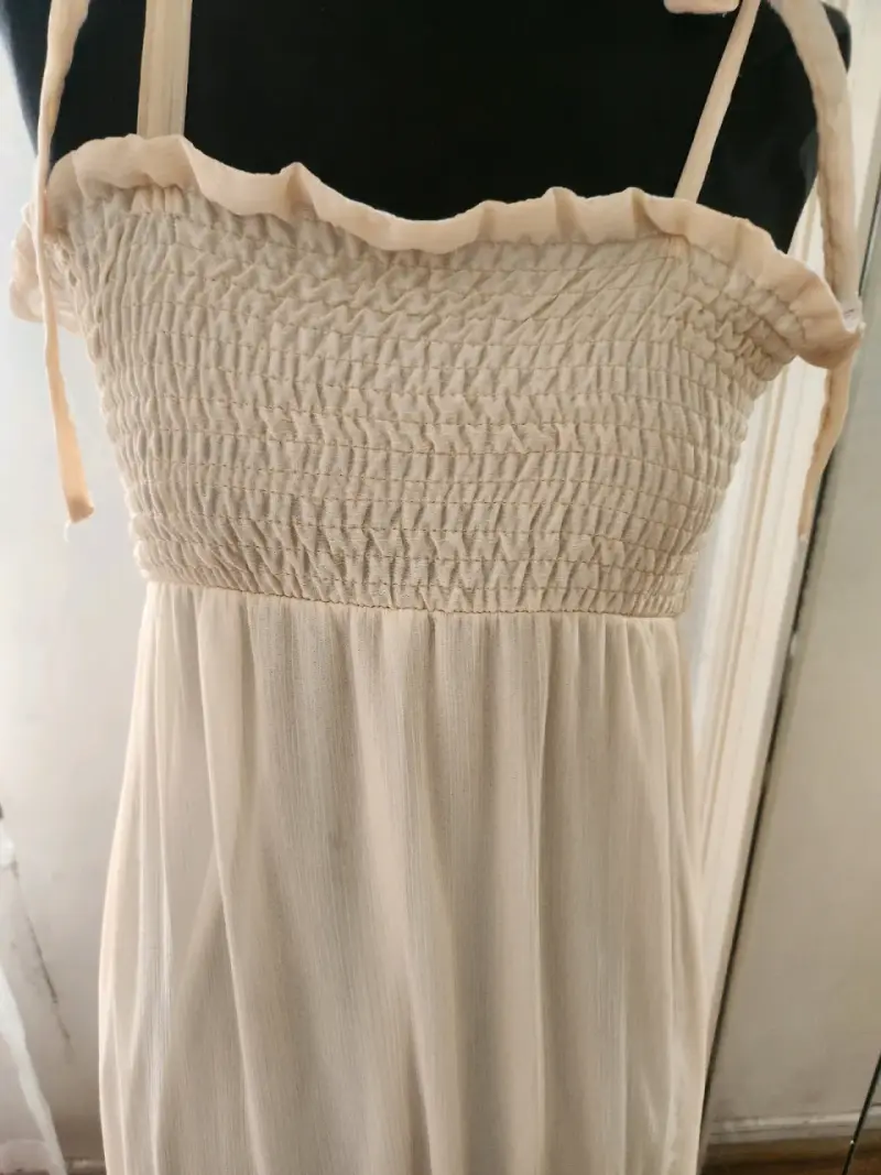 Vestido Griego largo beige con encaje Greenfield - 2