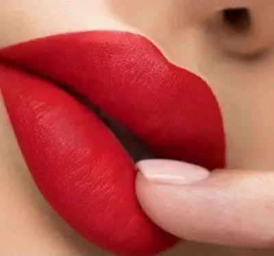 Labial Líquido Rojo Carmín Mate Esika - miniatura 1