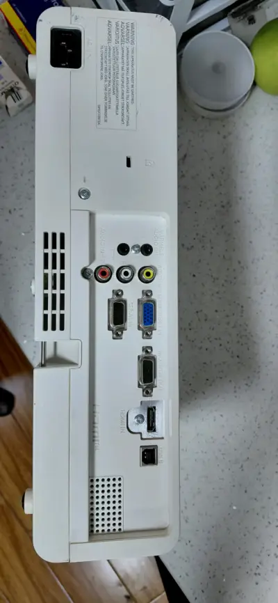 Proyector Panasonic LB305 XGA con control remoto - miniatura 2