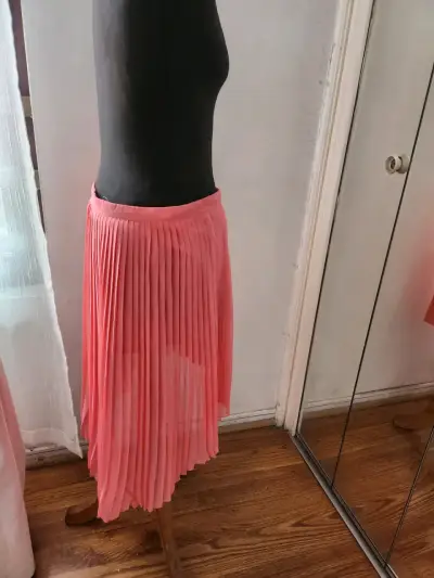 Falda asimétrica plisada rosa-coral talla L - miniatura 1