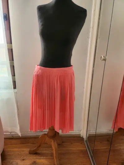 Falda asimétrica plisada rosa-coral talla L - miniatura 2