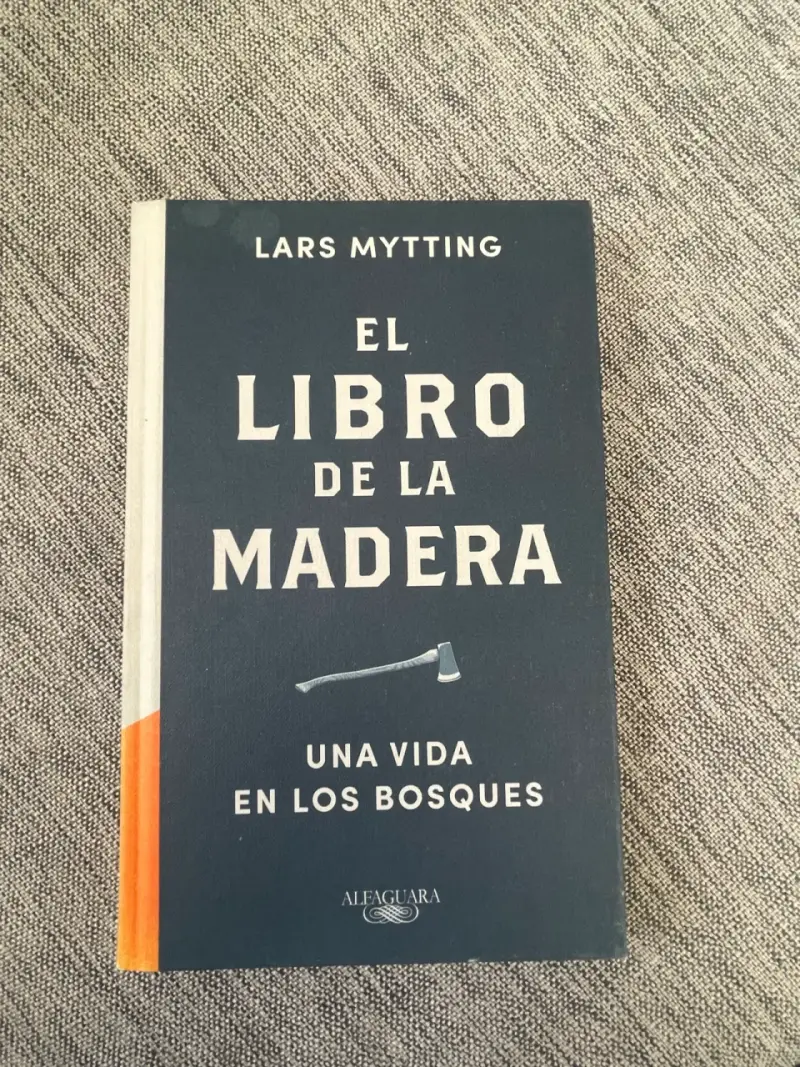 Libro 'El Libro de la Madera' de Lars Mytting