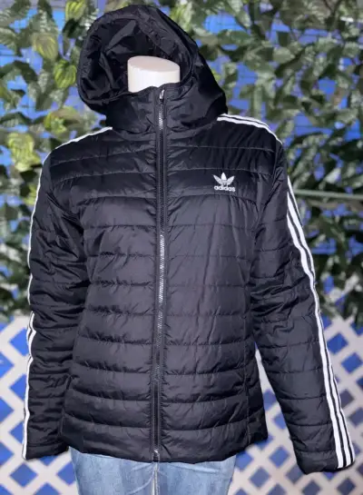 Chaqueta acolchada negra Adidas con capucha - miniatura 3