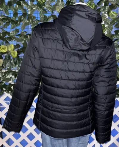 Chaqueta acolchada negra Adidas con capucha - miniatura 4