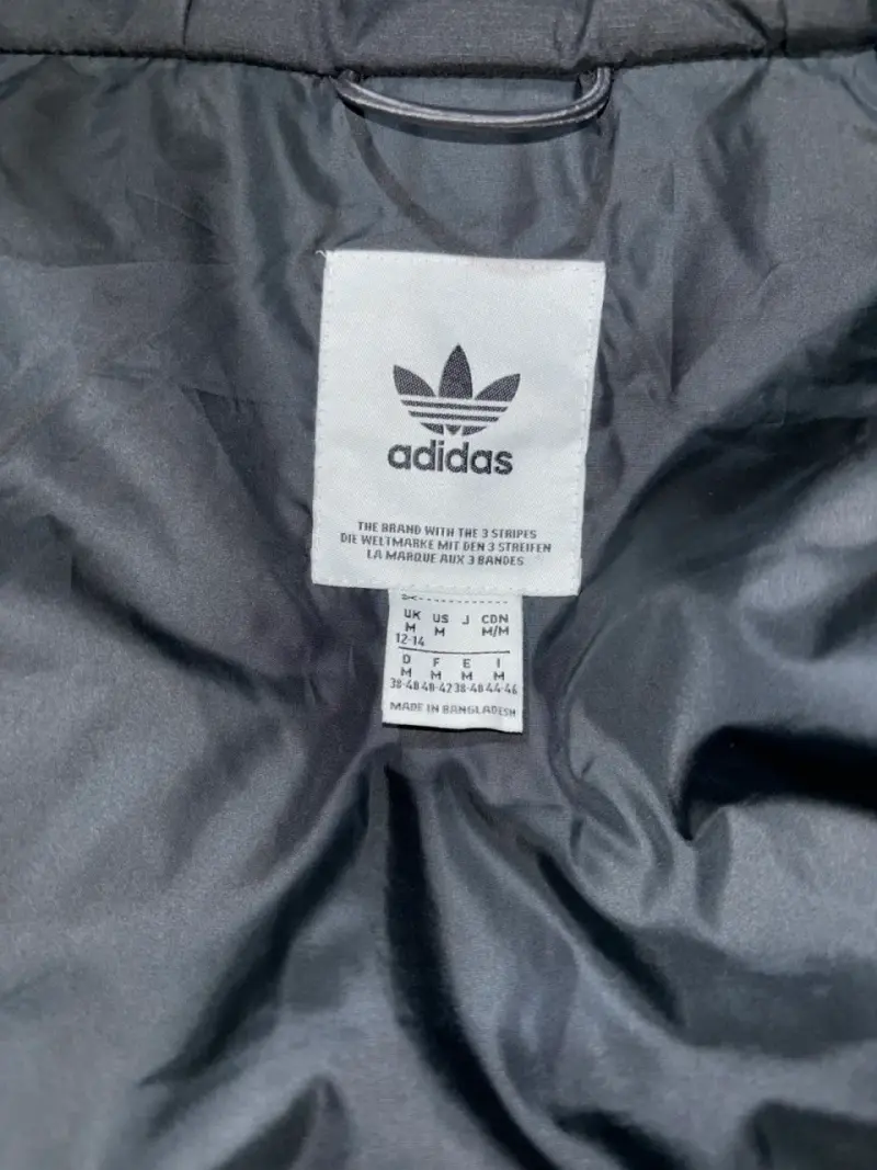 Chaqueta acolchada negra Adidas con capucha - 6