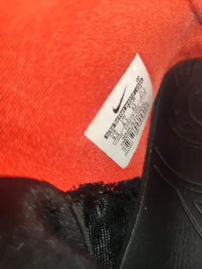 Zapatillas air yeezy negras con suela luminosa - miniatura 6