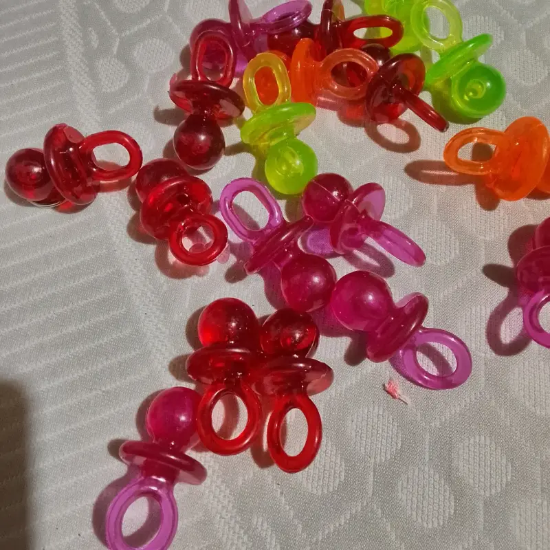 Chupetes de plástico vintage años 90