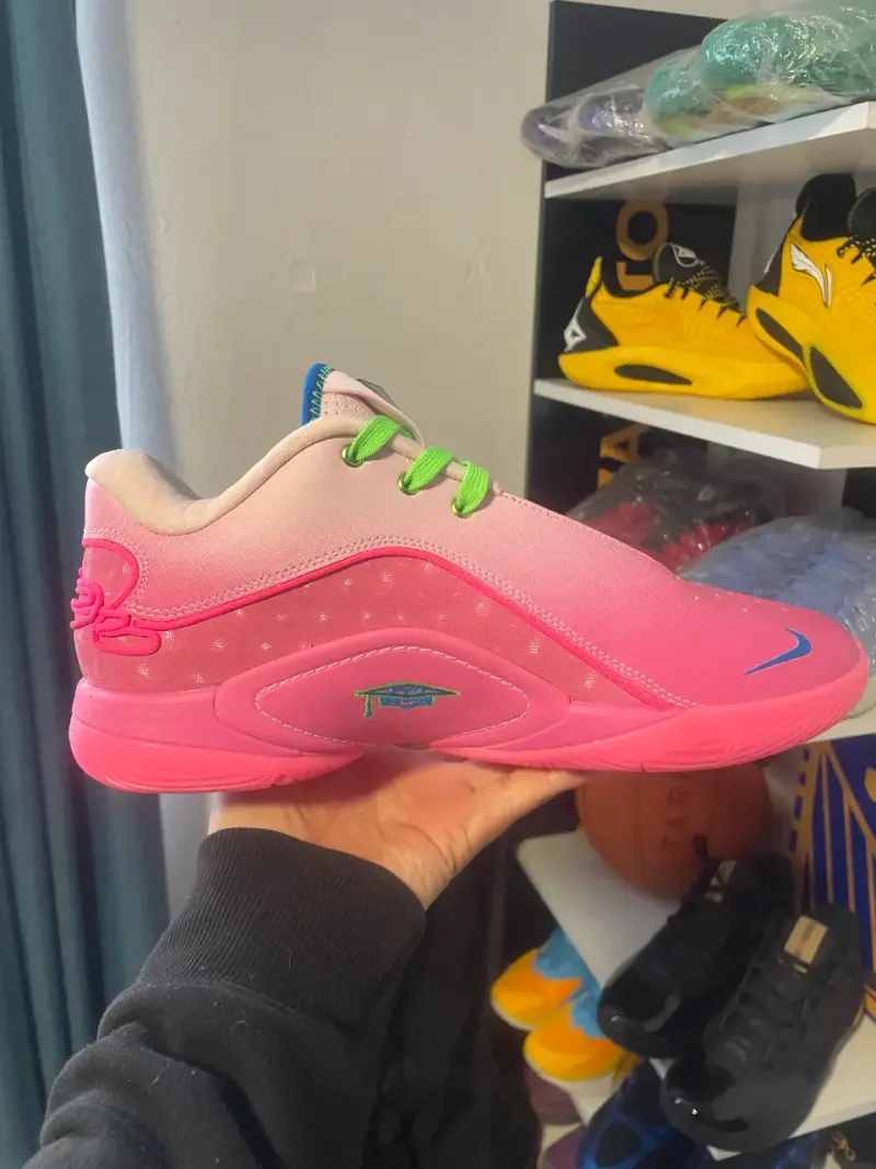 Zapatillas Nike Lebron XXII - 3