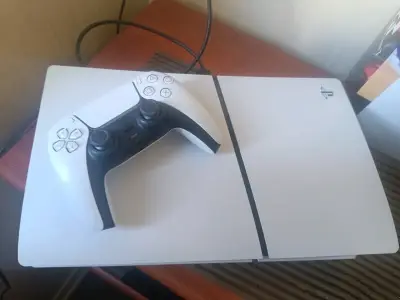 Consola Sony PS5 - miniatura 2