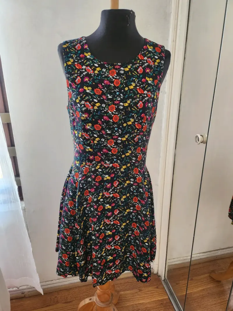 Vestido floral Nicopoly sin mangas - 1