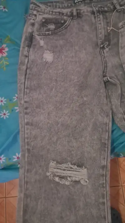 Jeans de mezclilla gris talla 44 - miniatura 3