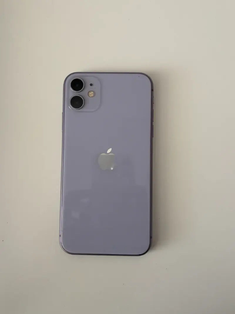 iPhone 11 64gb morado - 1