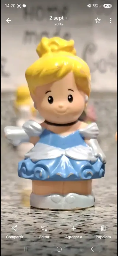 Figura de La Cenicienta - miniatura 1