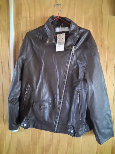 Chaqueta de cuero negra estilo motociclista - miniatura 1