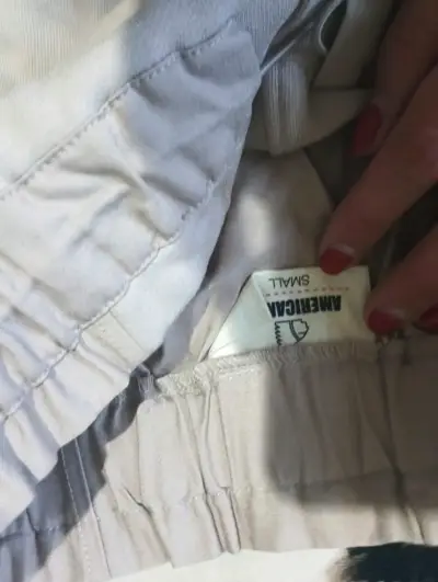 Conjunto de ropa interior de encaje y cuero sintético - miniatura 1
