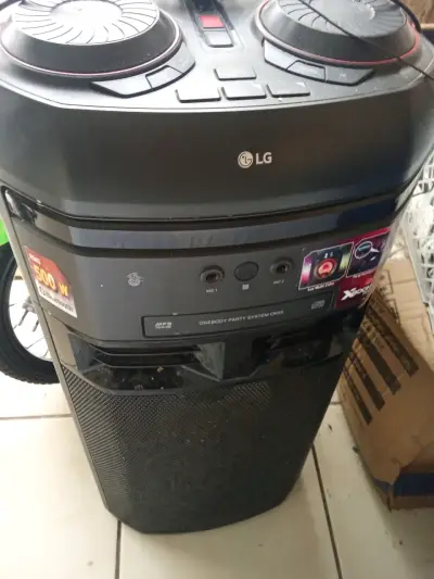 Sistema de sonido LG Onebody Party OK55 500W - miniatura 1
