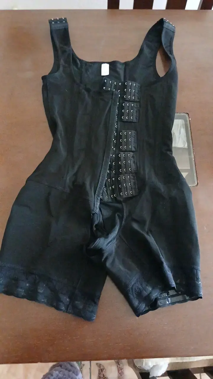 Faja reductora negra con cierre frontal - 2