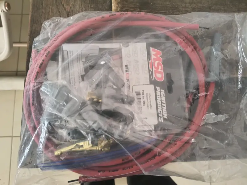 Cables de bujía MSD Ignition Projects rojos - 2