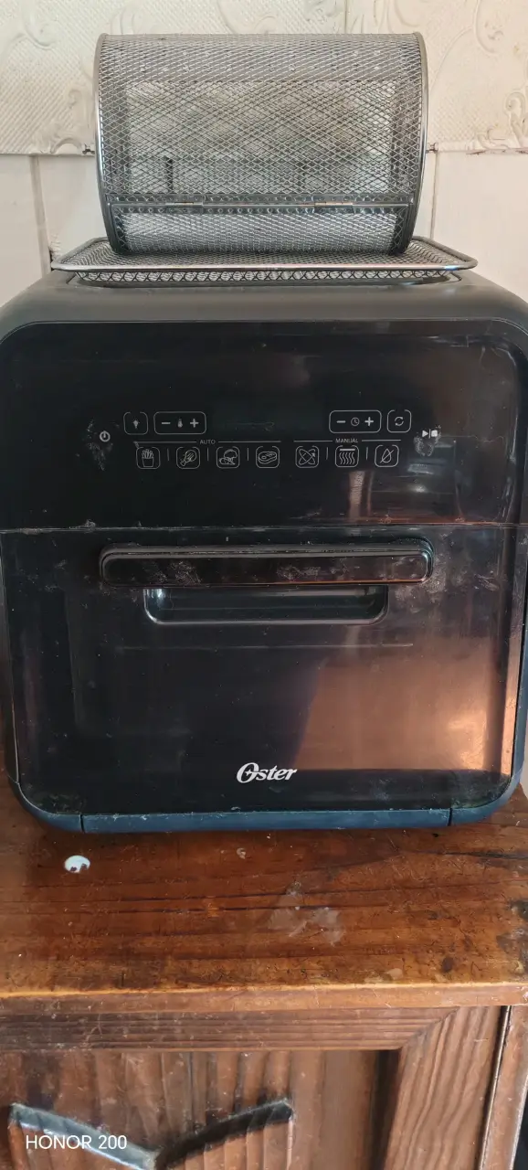 Freidora de Aire Oster con Canasta Giratoria - 1