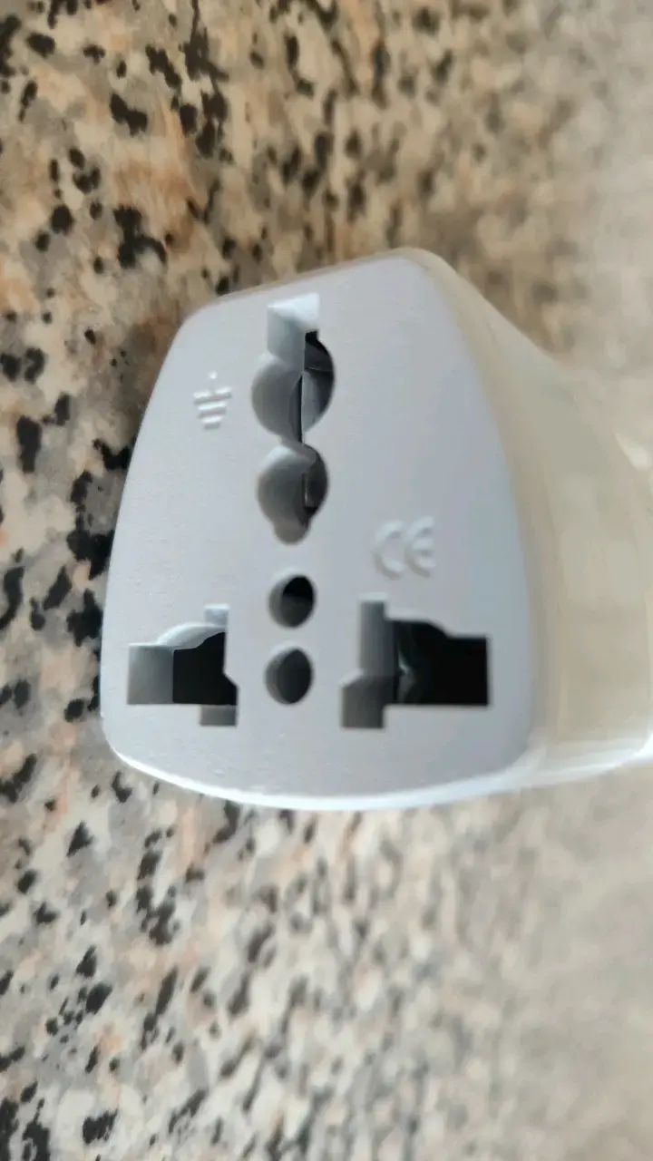 Adaptador de viaje universal blanco - 2