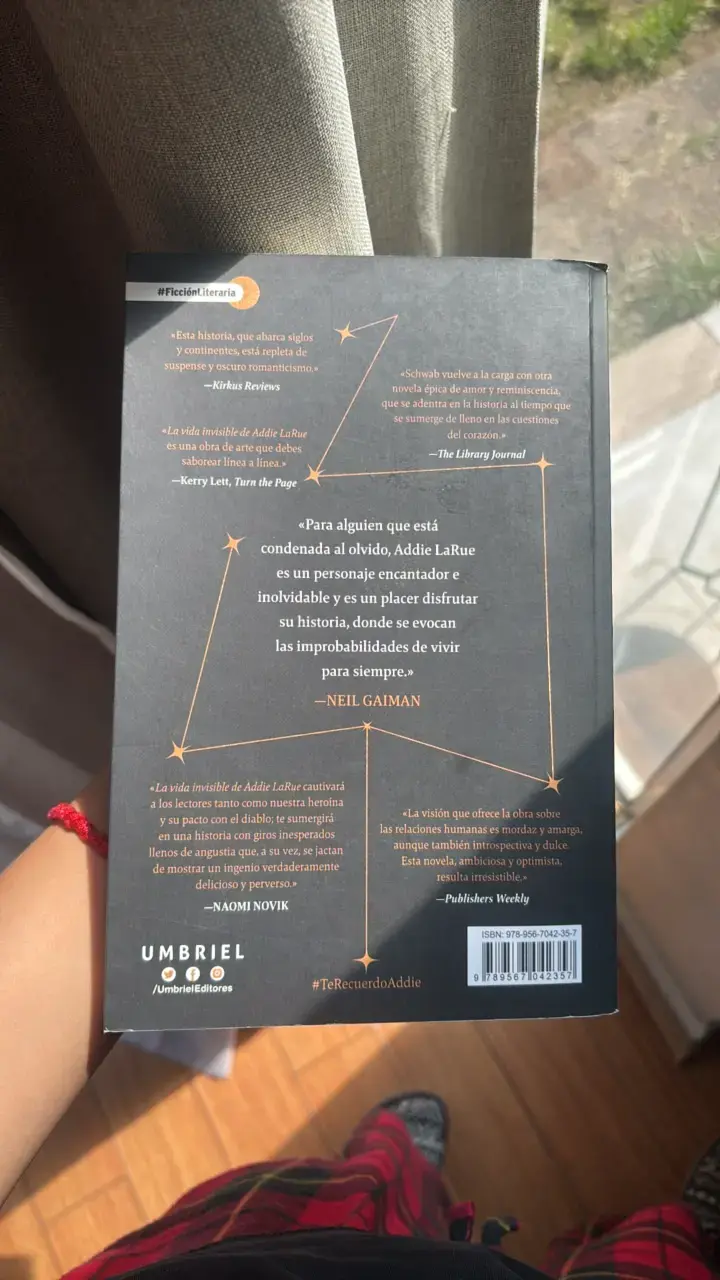 Libro 'La Vida Invisible de Addie LaRue' - 3