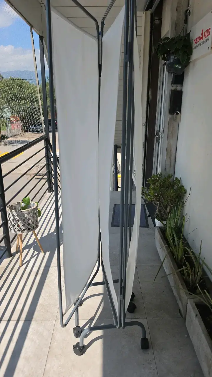 Biombo separador de ambientes con ruedas - 6